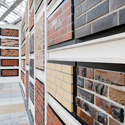 Klinker und Verblender sind pflegeleicht, witterungsbeständig und in vielen Farben in unserer Ausstellung zu sehen.